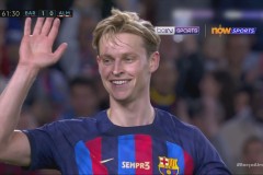 巴塞罗那阿隆索进球扳平，西甲比赛红黄牌频现激烈战平西班牙人