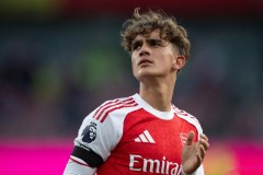 斯洛特替补登场引变比赛节奏 红牌突变致快速反击受阻